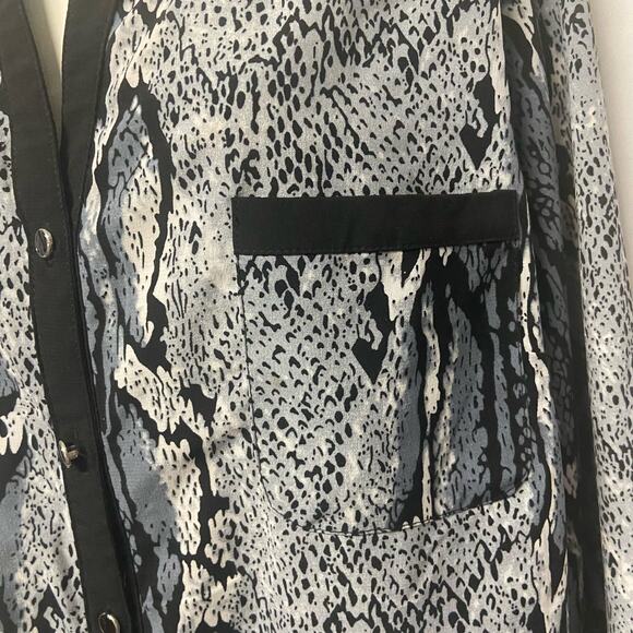 Elementz Top Blouse Button Up PXL Black Gray Petite Roll Tab Sleeves - Picture 4 of 9